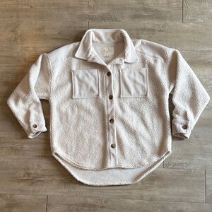 American Eagle Cream Sherpa Shacket Size Small 24PTP